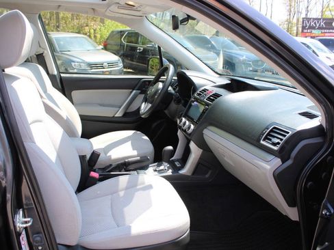 Used 2018 Subaru Forester 2.5i Premium w/ Protection Package #1 AWD/4WD image 29