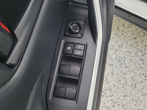 Used 2025 Toyota RAV4 LE AWD/4WD image 22