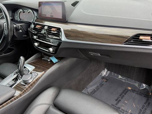 Used 2019 BMW 530i xDrive w/ Convenience Package image 51