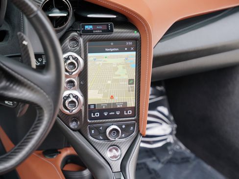 Used 2018 McLaren 720S Performance image 13