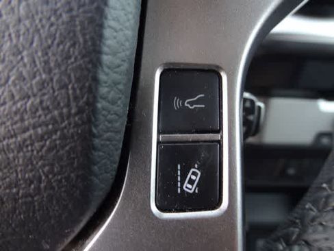 Used 2023 Toyota Tacoma SR5 w/ SR5 Appearance Package RWD image 17