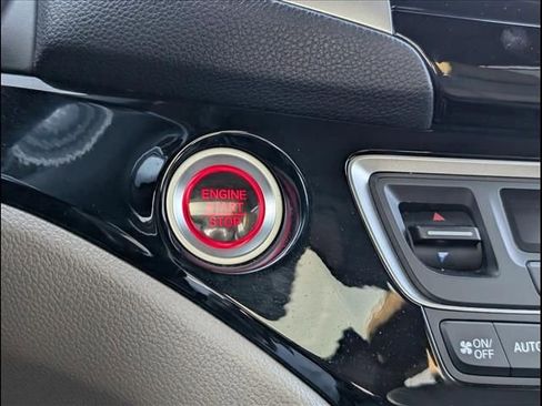 Used 2016 Honda Pilot Elite image 12