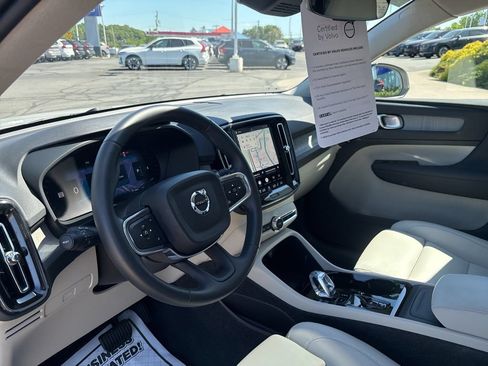Certified 2026 Volvo XC40 B5 Plus AWD/4WD image 16