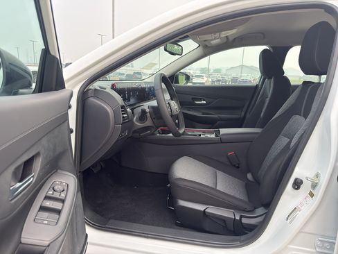 New 2026 Nissan Sentra SV w/ SV Convenience Package FWD image 10