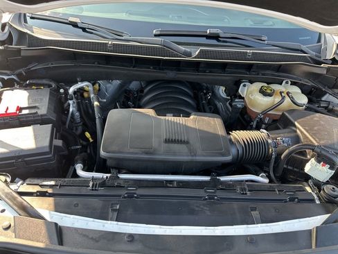 Used 2022 Chevrolet Suburban LT w/ Luxury Package image 34