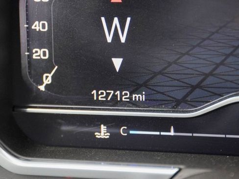 Used 2025 GMC Sierra 2500 AT4 image 33