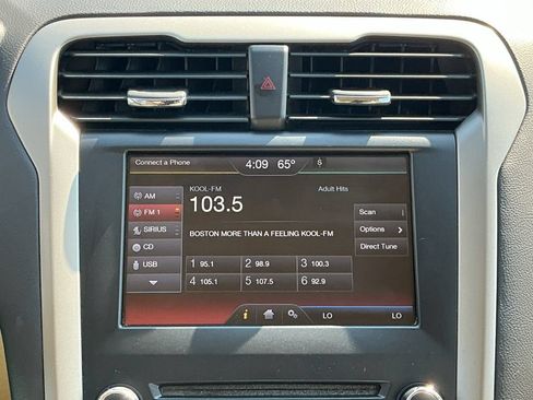 Used 2014 Ford Fusion SE w/ Equipment Group 202A FWD image 30