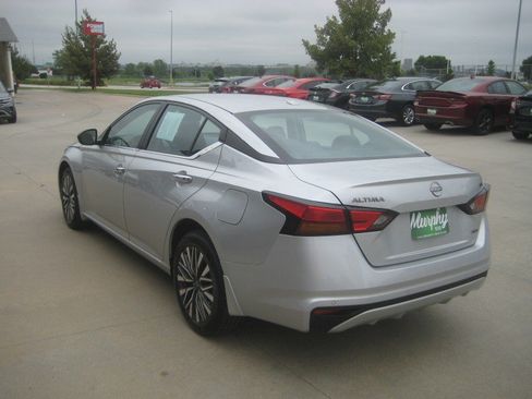 Used 2024 Nissan Altima 2.5 SV AWD/4WD image 5