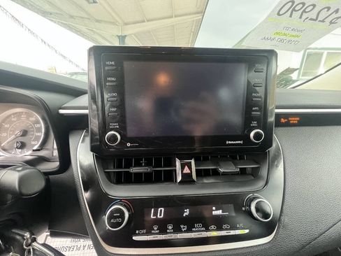 Used 2022 Toyota Corolla LE FWD image 16