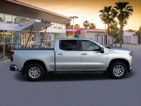 Used 2020 Chevrolet Silverado 1500 RST AWD/4WD image 2