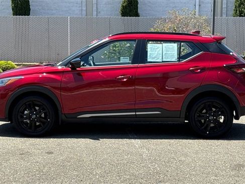 Used 2024 Nissan Kicks SR w/ SR Premium Package image 7