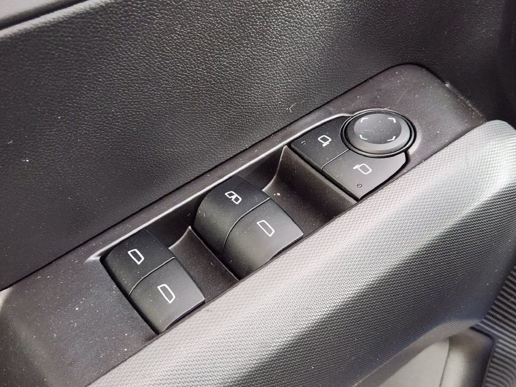 Used 2025 Chevrolet Colorado Trail Boss AWD/4WD image 17