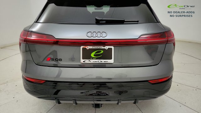 Used 2024 Audi Q8 e-tron Prestige w/ Prestige Package AWD/4WD image 28