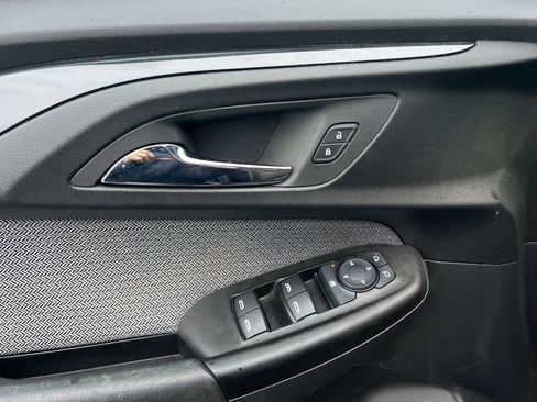 Used 2023 Chevrolet TrailBlazer LT w/ Confidence II Package image 9