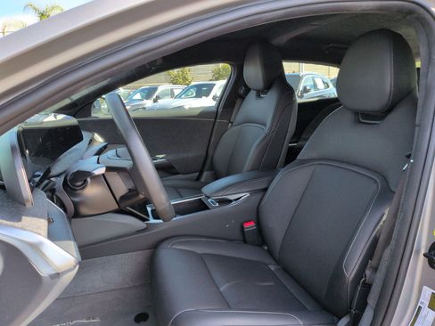 Used 2024 Lucid Air Pure image 16