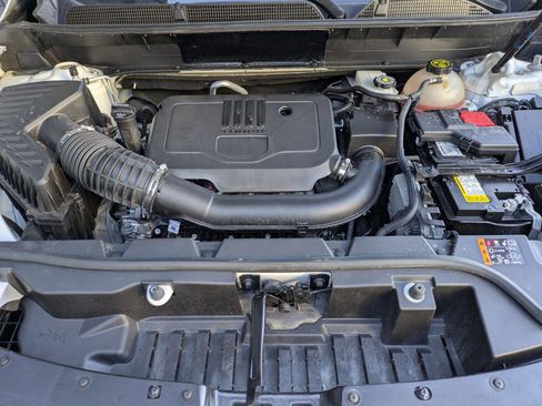 Used 2023 GMC Acadia SLE image 30