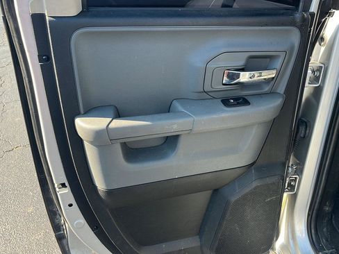 Used 2014 RAM 1500 Classic SLT RWD image 21