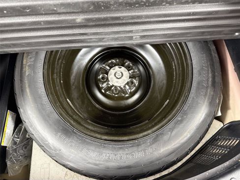 Used 2015 Toyota RAV4 XLE image 33