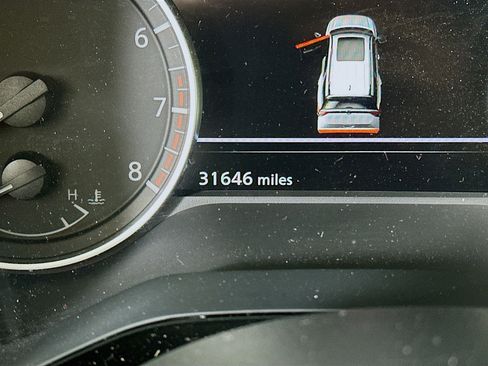 Used 2025 Nissan Pathfinder SV image 19