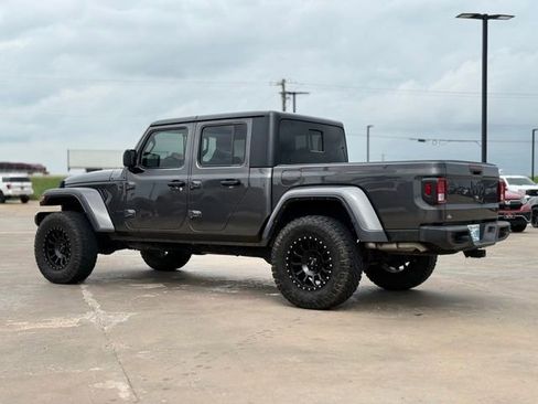 Used 2023 Jeep Gladiator Sport image 5