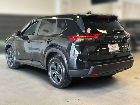 Used 2024 Nissan Rogue SV AWD/4WD image 6