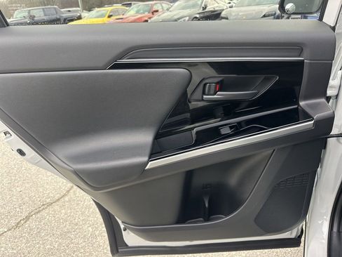 Used 2024 Toyota bZ4X XLE w/ Weather Package image 28