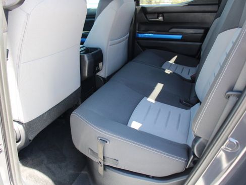 Used 2025 Toyota Tacoma TRD Sport image 15