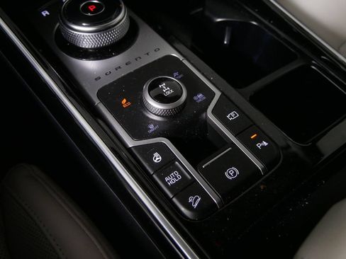 Used 2023 Kia Sorento SX Prestige w/ Panoramic Sunroof Package AWD/4WD image 24