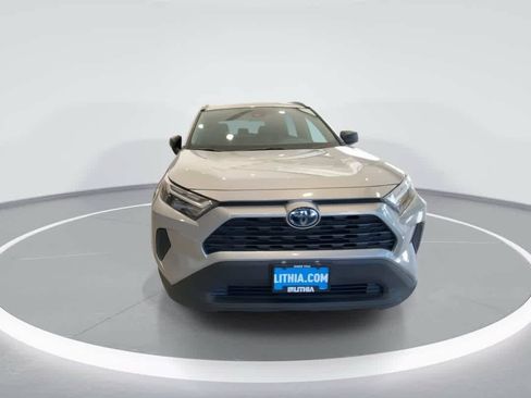 Used 2024 Toyota RAV4 LE AWD/4WD image 3