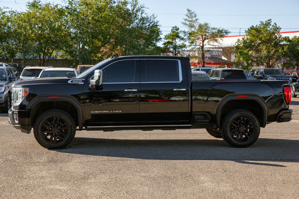 Used 2023 GMC Sierra 2500 Denali w/ Denali Black Diamond Edition AWD/4WD image 7
