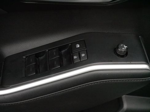 Certified 2024 Toyota Highlander XLE image 19