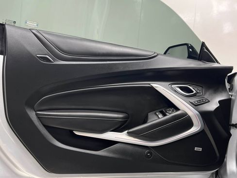 Used 2019 Chevrolet Camaro SS RWD image 15