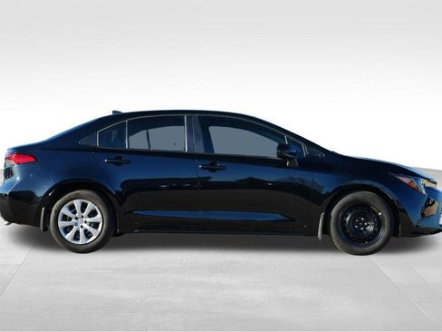 Used 2025 Toyota Corolla LE image 9