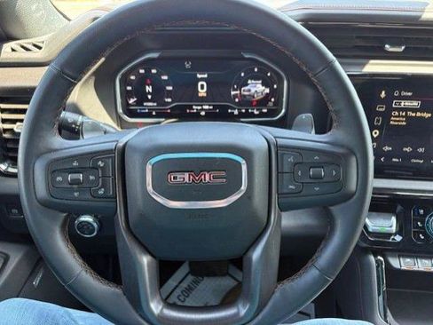 Used 2025 GMC Sierra 1500 AT4 w/ Technology Package AWD/4WD image 12
