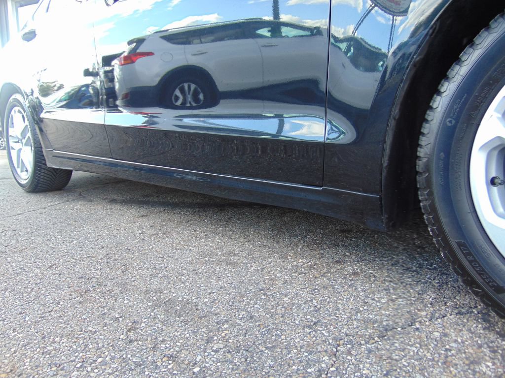 Used 2015 Ford Fusion SE FWD image 12