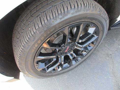 Certified 2023 GMC Yukon XL SLT AWD/4WD image 14
