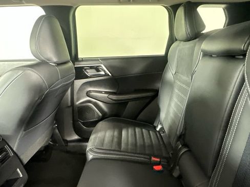 Used 2024 Mitsubishi Outlander SE AWD/4WD image 17