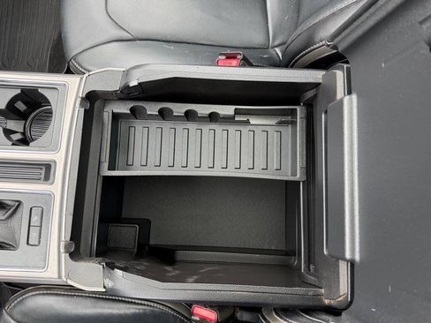 Used 2017 Ford F150 Platinum w/ Equipment Group 701A Luxury AWD/4WD image 29
