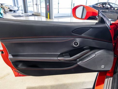 Used 2019 Ferrari Portofino RWD image 29