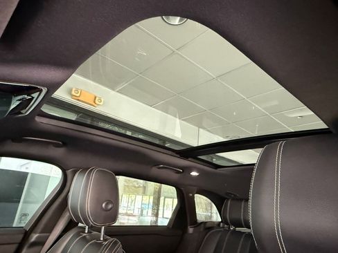 Used 2019 Land Rover Range Rover Velar S image 14