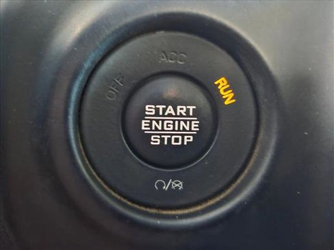 Used 2021 Jeep Gladiator Willys image 12