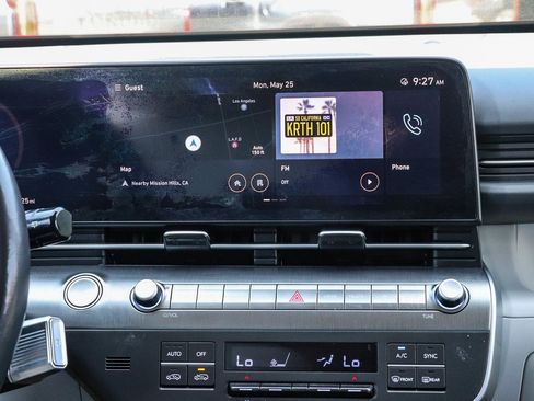 Used 2024 Hyundai Kona Limited AWD/4WD image 16