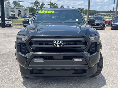 Used 2026 Toyota Tacoma SR5 AWD/4WD image 8