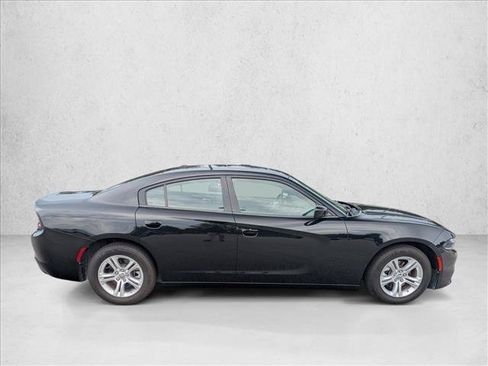 Used 2022 Dodge Charger SXT w/ Leather Interior Group RWD image 4