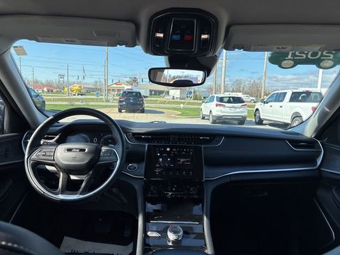 Used 2021 Jeep Grand Cherokee L Limited AWD/4WD image 24