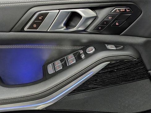 Used 2024 BMW X7 xDrive40i w/ M Sport Package image 13