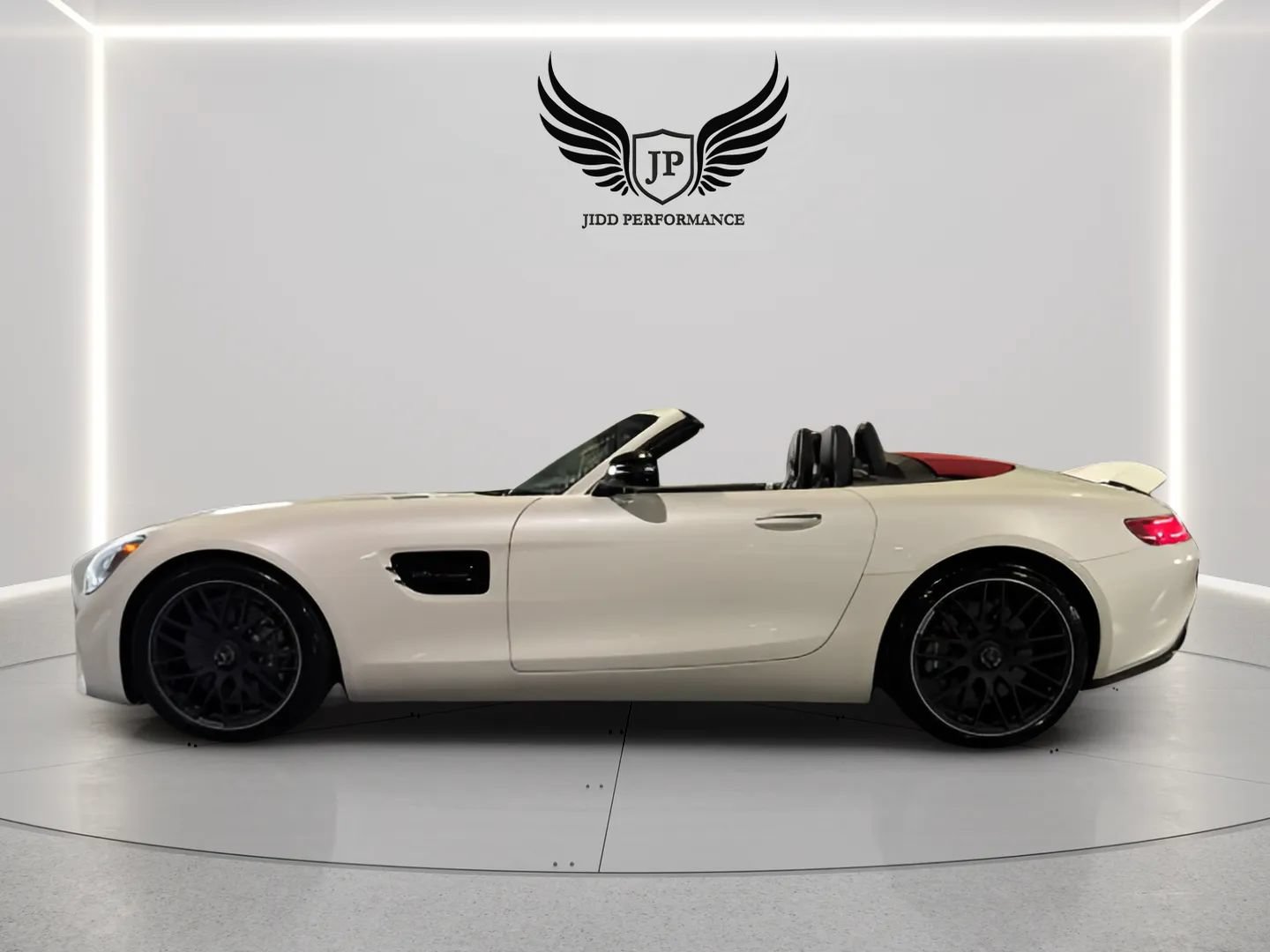 Used 2018 Mercedes-Benz AMG GT Roadster image 8