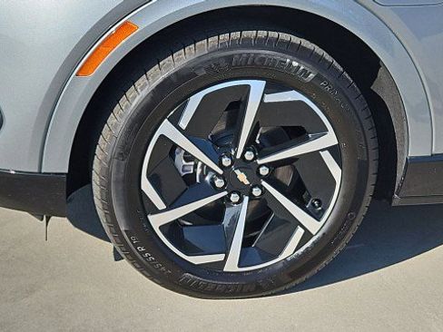 Used 2025 Chevrolet Equinox EV LT w/ Convenience Package FWD image 32