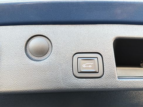 Used 2025 Chevrolet Equinox LT w/ Convenience Package II FWD image 28