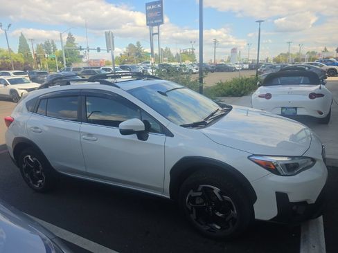 Used 2021 Subaru Crosstrek 2.5i Limited w/ Moonroof Package 1 AWD/4WD image 2
